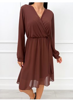 Brązowa Szyfonowa Sukienka z Kopertowym Dekoltem ze sklepu ModnaKiecka.pl w kategorii Sukienki - zdjęcie 188301972