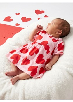 Sinsay - Sukienka dresowa ze wzorem w serca - różowy ze sklepu Sinsay w kategorii Sukienki niemowlęce - zdjęcie 188303124