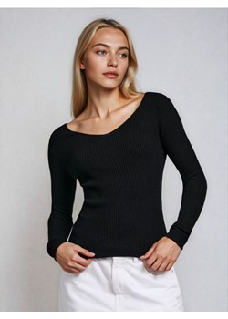 Sinsay - Prążkowany sweter z dekoltem V - czarny ze sklepu Sinsay w kategorii Swetry damskie - zdjęcie 188303163