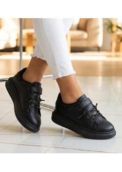 Czarne trampki dziewczęce na platformie /E7-3 14765 T513/ ze sklepu Pantofelek24.pl w kategorii Trampki damskie - zdjęcie 188303373