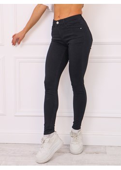 SPODNIE JEANSOWE SKINNY ZE ŚREDNIM STANEM- CZARNE ze sklepu olika.com.pl w kategorii Jeansy damskie - zdjęcie 188303552