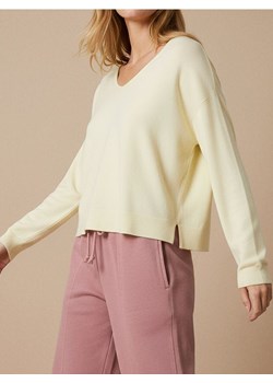 Sinsay - Luźny sweter z wiskozą - kremowy ze sklepu Sinsay w kategorii Swetry damskie - zdjęcie 188304861