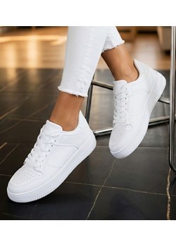 Wiązane białe trampki damskie /E9-3 14789 T483/ ze sklepu Pantofelek24.pl w kategorii Trampki damskie - zdjęcie 188312321