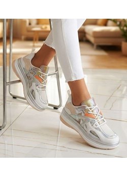 Beżowe damskie buty sportowe na platformie /C2-3 14724 T292/ ze sklepu Pantofelek24.pl w kategorii Buty sportowe damskie - zdjęcie 188312323