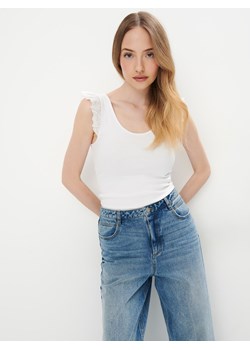 Mohito - Bawełniany biały top - biały ze sklepu Mohito w kategorii Bluzki damskie - zdjęcie 188328532