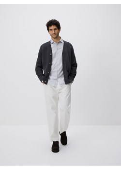 Reserved - Bawełniana koszula slim fit - jasnoszary ze sklepu Reserved w kategorii Koszule męskie - zdjęcie 188331091