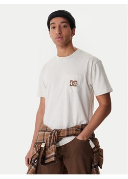 DC Shoes T-Shirt Star Pocket ADYZT05377 Beżowy Regular Fit ze sklepu MODIVO w kategorii T-shirty męskie - zdjęcie 188333881
