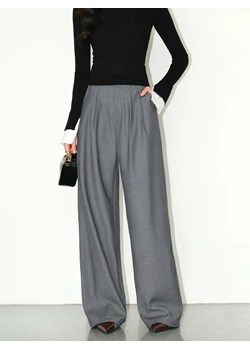 Eleganckie damskie spodnie z zaszewkami - Szary S ze sklepu Intimica.pl w kategorii Spodnie damskie - zdjęcie 188335963