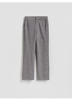Reserved - Spodnie z dodatkiem wiskozy - jasnoszary ze sklepu Reserved w kategorii Spodnie damskie - zdjęcie 188338353