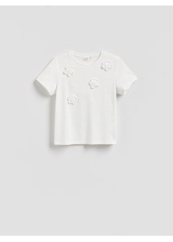 Reserved - T-shirt z kwiatową aplikacją - złamana biel ze sklepu Reserved w kategorii Bluzki damskie - zdjęcie 188338440