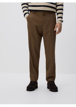 Reserved - Spodnie chino regular fit - brązowy ze sklepu Reserved w kategorii Spodnie męskie - zdjęcie 188338521