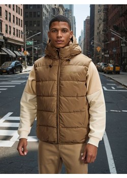 Sinsay - Pikowana kamizelka puffer z kapturem - beżowy ze sklepu Sinsay w kategorii Kamizelki męskie - zdjęcie 188339672