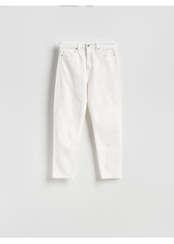 Reserved - Jeansy mom fit - złamana biel ze sklepu Reserved w kategorii Jeansy damskie - zdjęcie 188349811