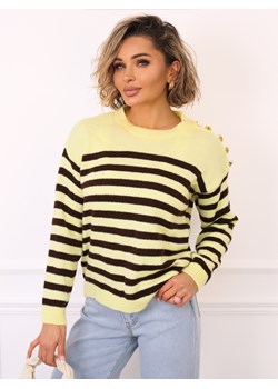 SWETER W PASKI Z OZDOBNYMI GUZIKAMI NA RAMIENIU- ŻÓŁTY ze sklepu olika.com.pl w kategorii Swetry damskie - zdjęcie 188356823