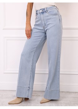 Spodnie jeansowe z wysoką talią i długimi nogawkami - JASNO NIEBIESKIE ze sklepu olika.com.pl w kategorii Jeansy damskie - zdjęcie 188356824