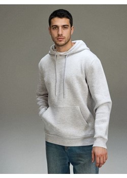 Sinsay - Bluza hoodie basic - szary ze sklepu Sinsay w kategorii Bluzy męskie - zdjęcie 188357973