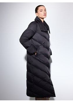 Mohito - Długi pikowany płaszcz - czarny ze sklepu Mohito w kategorii Płaszcze damskie - zdjęcie 188360323