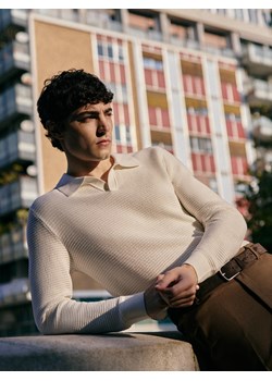 Reserved - Strukturalny sweter polo - biały ze sklepu Reserved w kategorii Swetry męskie - zdjęcie 188360982