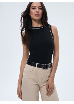 Mohito - Czarny top basic - czarny ze sklepu Mohito w kategorii Bluzki damskie - zdjęcie 188374602