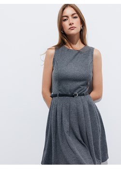 Mohito - Sukienka mini z paskiem - szary ze sklepu Mohito w kategorii Sukienki - zdjęcie 188374691