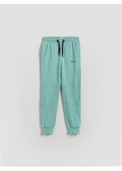 Reserved - Bawełniane joggery - zielony ze sklepu Reserved w kategorii Spodnie chłopięce - zdjęcie 188374993