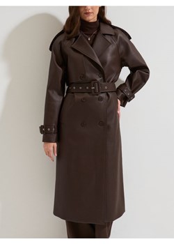 Sinsay - Trencz z imitacji skóry z paskiem - brązowy ze sklepu Sinsay w kategorii Płaszcze damskie - zdjęcie 188378210