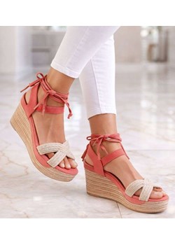 Koralowe sandały na koturnie i platformie /C3-2 14063 S243/ ze sklepu Pantofelek24.pl w kategorii Sandały damskie - zdjęcie 188380213
