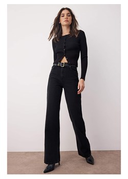 trendyol Dżinsy - Comfort fit - w kolorze czarnym ze sklepu Limango Polska w kategorii Jeansy damskie - zdjęcie 188387121