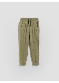 Reserved - Bawełniane joggery - jasny zielony ze sklepu Reserved w kategorii Spodnie chłopięce - zdjęcie 188388134