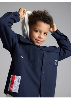 Reserved - Bawełniana koszula z kapturem - granatowy ze sklepu Reserved w kategorii Koszule chłopięce - zdjęcie 188388140