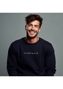 WOOOP Bluza "Everything is okay" w kolorze granatowym ze sklepu Limango Polska w kategorii Bluzy męskie - zdjęcie 188391961