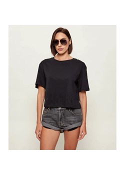 Armani Exchange T-shirt | Cropped Fit ze sklepu Gomez Fashion Store w kategorii Bluzki damskie - zdjęcie 188406530