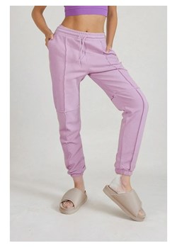Monki Spodnie dresowe w kolorze fioletowym ze sklepu Limango Polska w kategorii Spodnie damskie - zdjęcie 188408021