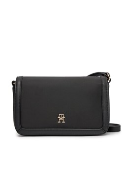 Torebka Tommy Hilfiger Th Essential S Flap Crossover AW0AW15700 Czarny ze sklepu eobuwie.pl w kategorii Listonoszki - zdjęcie 188417040
