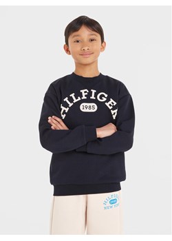 Tommy Hilfiger Bluza KB0KB08497 S Granatowy Regular Fit ze sklepu MODIVO w kategorii Bluzy chłopięce - zdjęcie 188419082