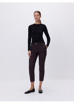 Reserved - Spodnie cygaretki z paskiem - ciemnobrązowy ze sklepu Reserved w kategorii Spodnie damskie - zdjęcie 188425452