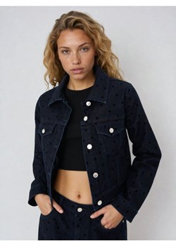 Sinsay - Jeansowa katana ze wzorem w serca - wielobarwny ze sklepu Sinsay w kategorii Kurtki damskie - zdjęcie 188426034