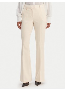 Fracomina Spodnie materiałowe FR26SVA004W42901 Écru Regular Fit ze sklepu MODIVO w kategorii Spodnie damskie - zdjęcie 188427862