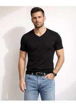 T-shirt męski kołnierzyk v-neck czarny Recea ze sklepu Recea.pl w kategorii T-shirty męskie - zdjęcie 188434131