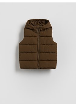 Reserved - Pikowana kamizelka z kapturem - brązowy ze sklepu Reserved w kategorii Kamizelki chłopięce - zdjęcie 188436053