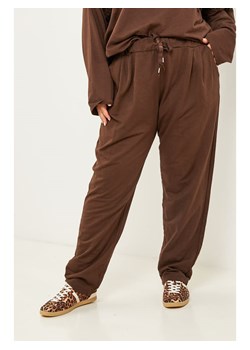 Curvy Lady Spodnie w kolorze brązowym ze sklepu Limango Polska w kategorii Spodnie damskie - zdjęcie 188437093