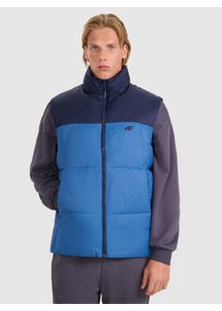 Męski bezrękawnik puchowy pikowany 4F 4FWAW25TVJAM229 - niebieski ze sklepu Sportstylestory.com w kategorii Kamizelki męskie - zdjęcie 188443650