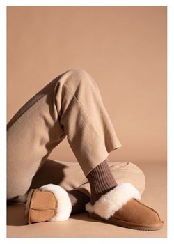 Gooce Wełniane kapcie "Wispper" w kolorze jasnobrązowym ze sklepu Limango Polska w kategorii Kapcie damskie - zdjęcie 188447933