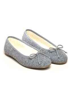 Freyling Kapcie w kolorze szarym ze sklepu Limango Polska w kategorii Kapcie damskie - zdjęcie 188455710