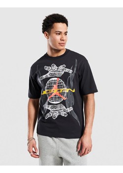 JORDAN T-SHIRT M J HANDS GFX SS CREW ze sklepu JD Sports  w kategorii T-shirty męskie - zdjęcie 188459923