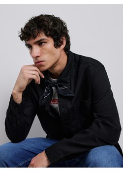 Reserved - Jeansowa koszula regular fit - czarny ze sklepu Reserved w kategorii Koszule męskie - zdjęcie 188461143