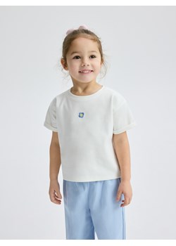 Reserved - Luźny t-shirt z haftem - złamana biel ze sklepu Reserved w kategorii Bluzki dziewczęce - zdjęcie 188475173