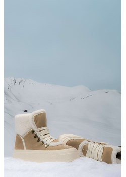 ES8: Zimowe botki damskie z beżowego naturalnego weluru z futrem ze sklepu Estro w kategorii Botki - zdjęcie 188477783