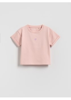 Reserved - Luźny t-shirt z haftem - pastelowy róż ze sklepu Reserved w kategorii Bluzki dziewczęce - zdjęcie 188477842