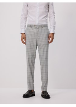Reserved - Spodnie garniturowe z dodatkiem wiskozy - jasnoszary ze sklepu Reserved w kategorii Spodnie męskie - zdjęcie 188477874